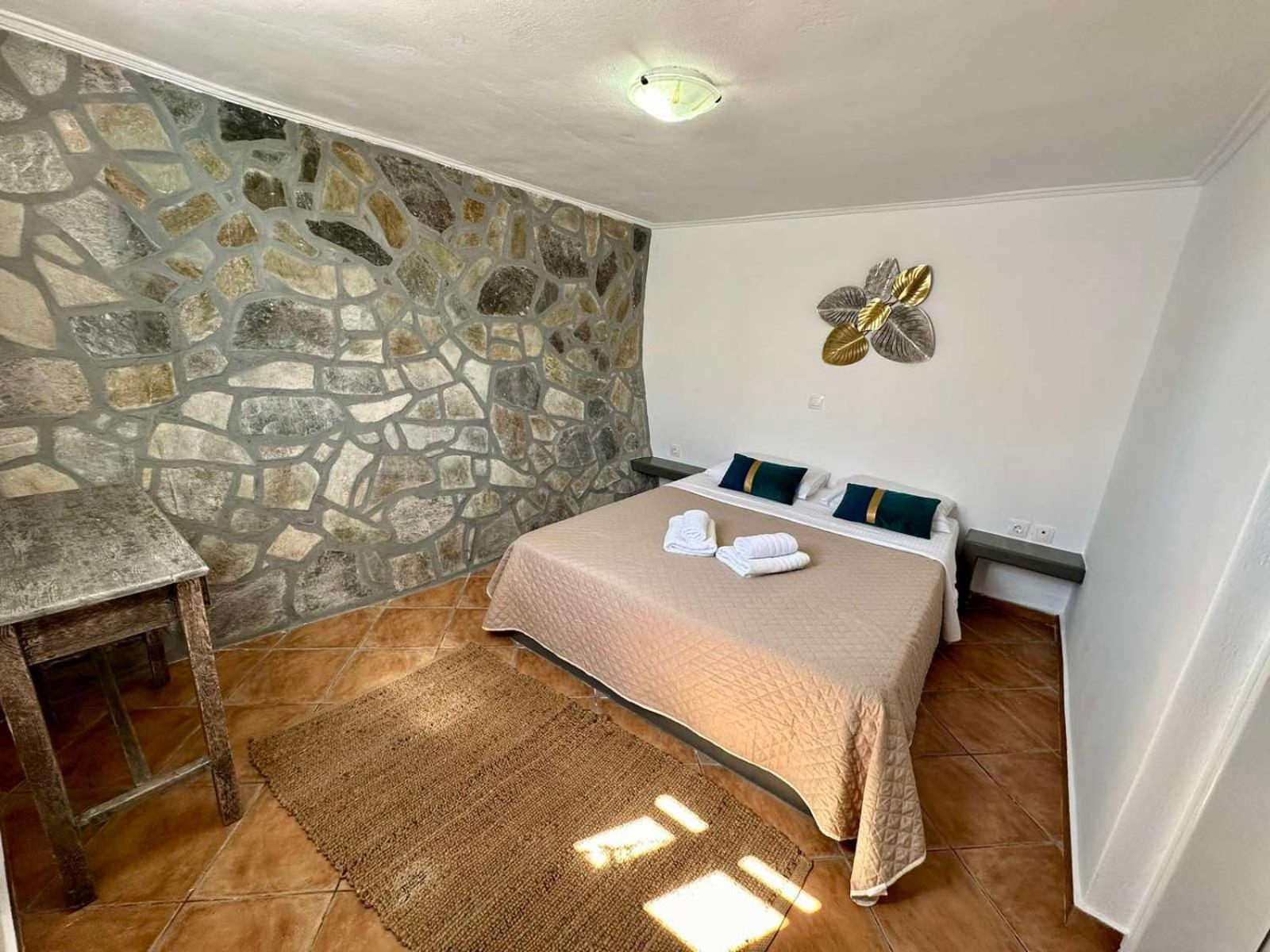 Family Village Santorini Villa Vlychada